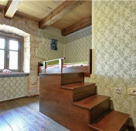 4 bedroom villa with pool near Svetvinčenat, Istria, sleeps 10
